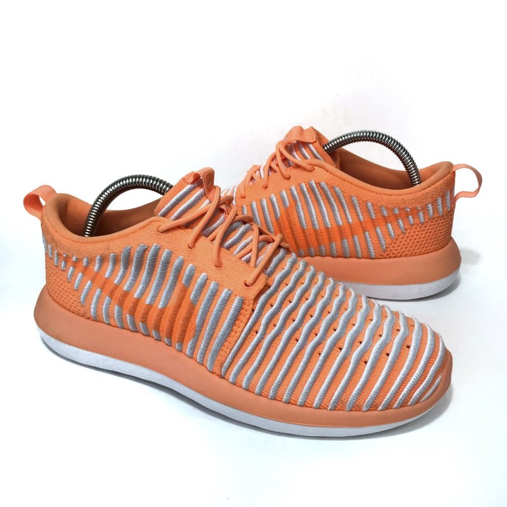 Nike Roshe Two Flyknit Running Shoes Peach Cream/Platinum White Women's Size 8